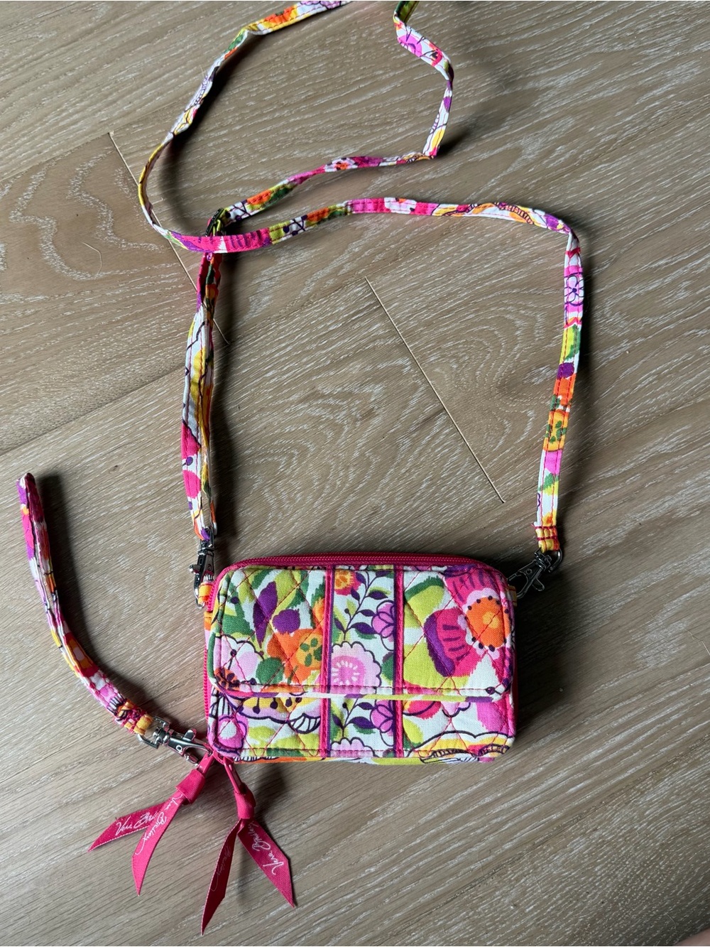 Vera Bradley Clementine All In One Crossbody Wallet Retired Pattern Pink Floral